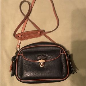 Dooney and Bourke Kitty Crossbody, black and tan